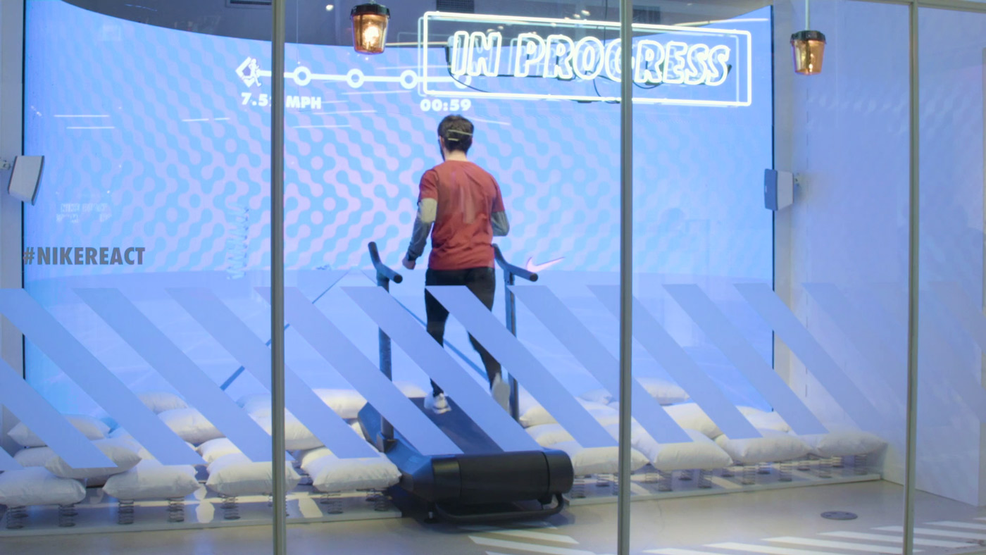 Retail display with treadmill